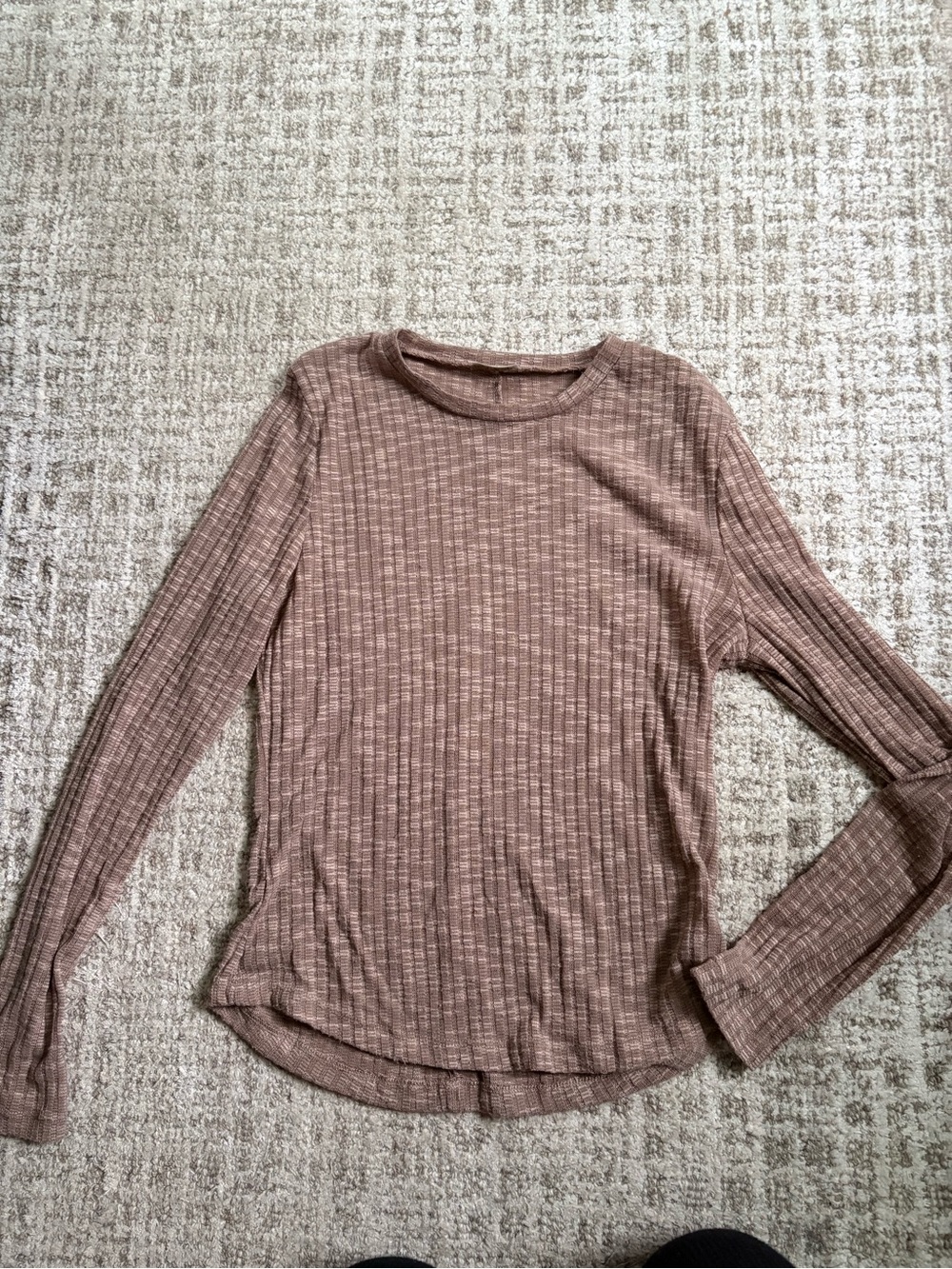 Free People Long Sleeve Ribbed Tee in Mauve Taupe